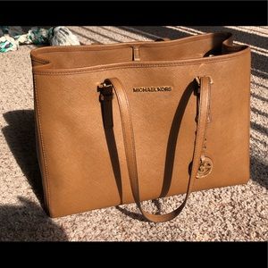 MK purse mint condition